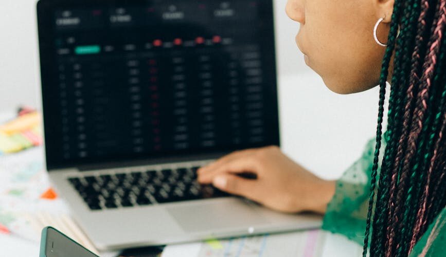 Top 10 Website Ideas That Make Money While You Sleep